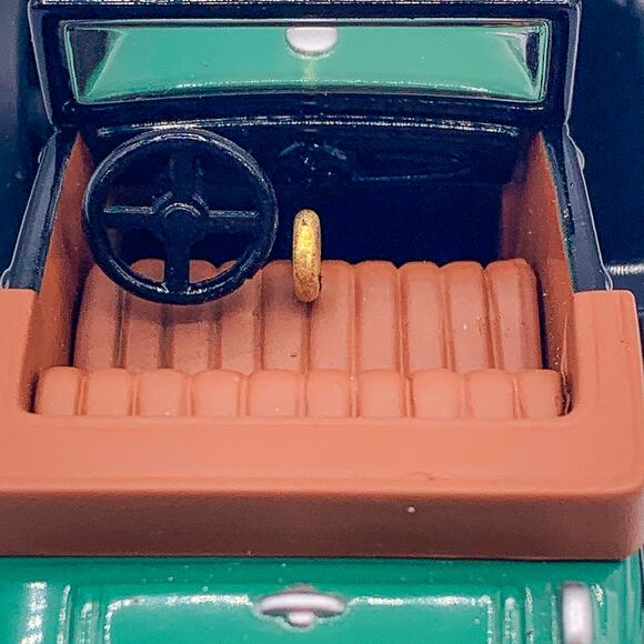 1998 Hallmark Keepsake 1931 FORD MODEL A Roadster Collector's Ornament in Box - Picture 5 of 8